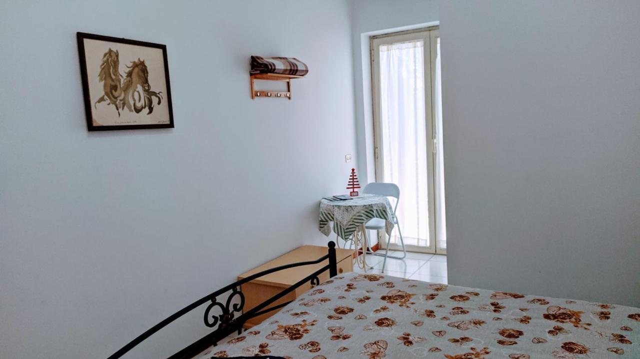 Peppino'S Room เนเปิลส์ ภายนอก รูปภาพ